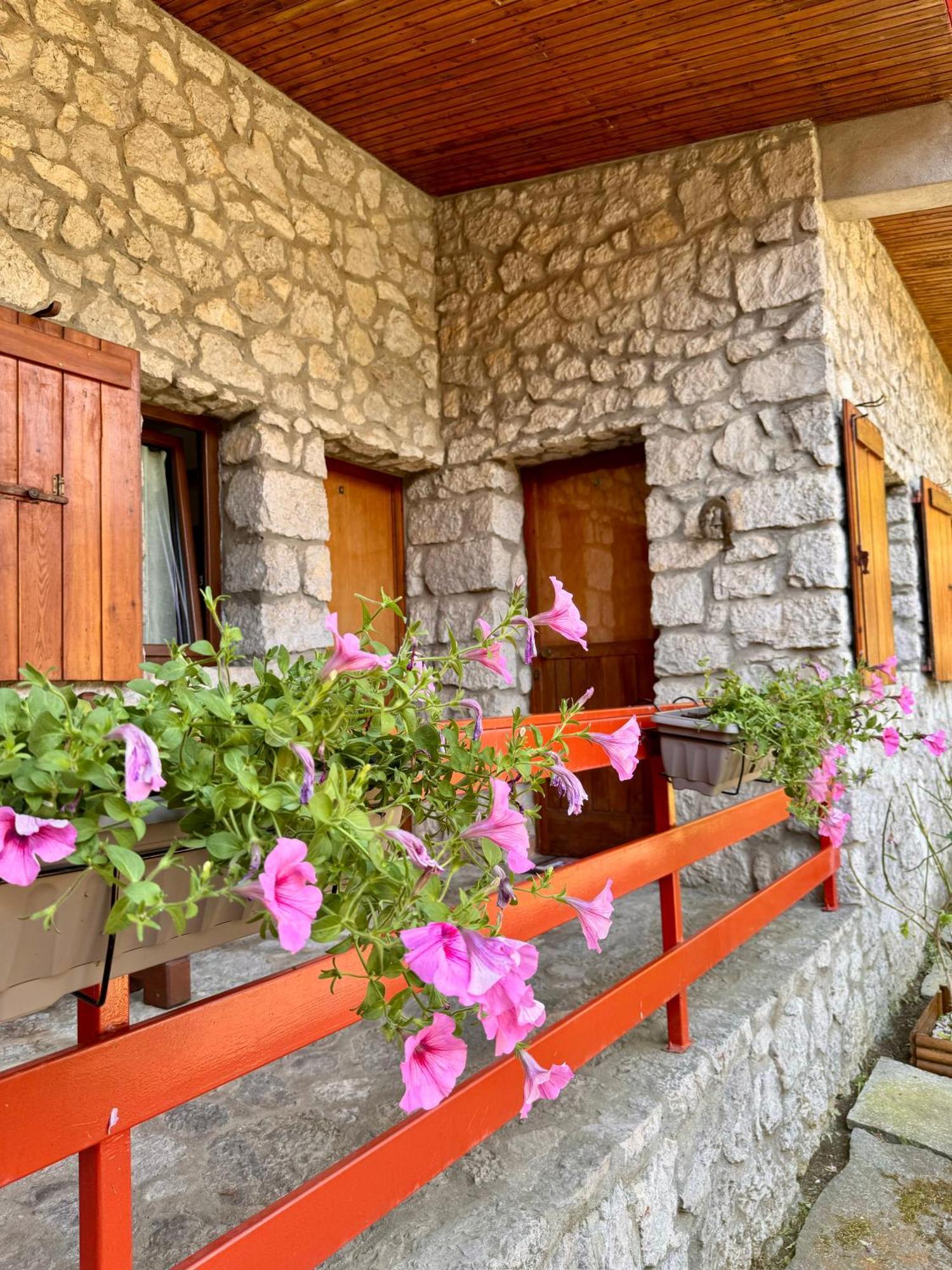 Villa Drago Chalet Oltre il Colle Eksteriør bilde